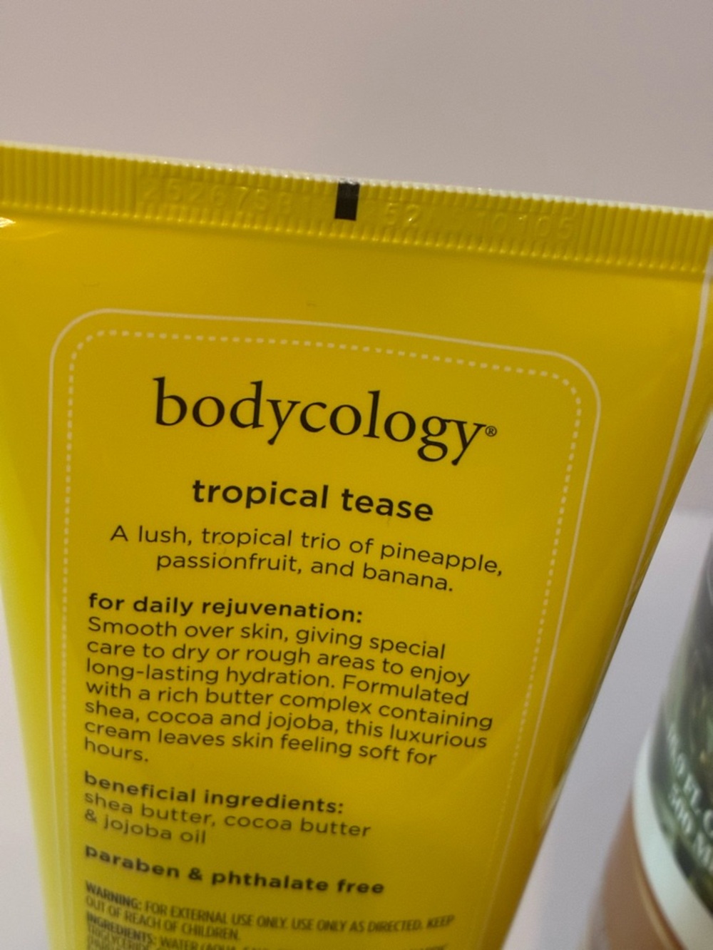 Pineapple bodycare bath & shower bundle - Picture 4 of 12